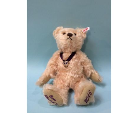 A modern Steiff bear, number 2016