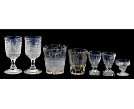 AN 18TH CENTURY ENGLISH WRYTHEN FLUTED JELLY GLASS, 6CM H, A PAIR OF EARLY 19TH CENTURY GLASSES ON 'LEMON SQUEEZER' FOOT (ONE