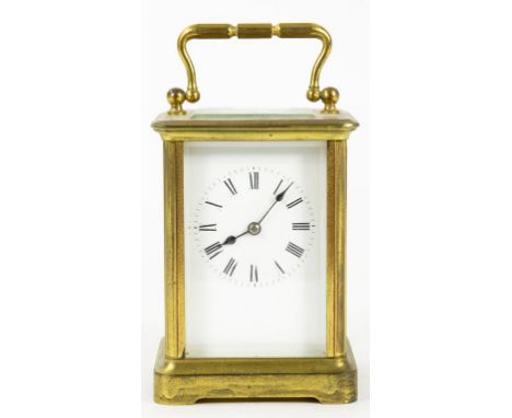 A FRENCH BRASS CARRIAGE CLOCK, THE TIMEPIECE WITH ORIGINAL PLATFORM LEVER ESCAPEMENT, 11CM H EXCLUDING HANDLE, EARLY 20TH CEN
