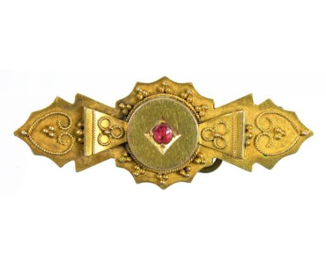 A VICTORIAN SYNTHETIC RUBY SET 15CT GOLD BAR BROOCH, CHESTER 1894, 3.9G