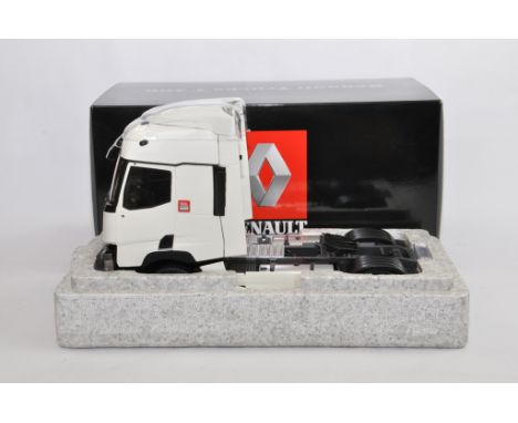 Eligor 1/24 Renault T520 Truck Tractor Unit. As New.