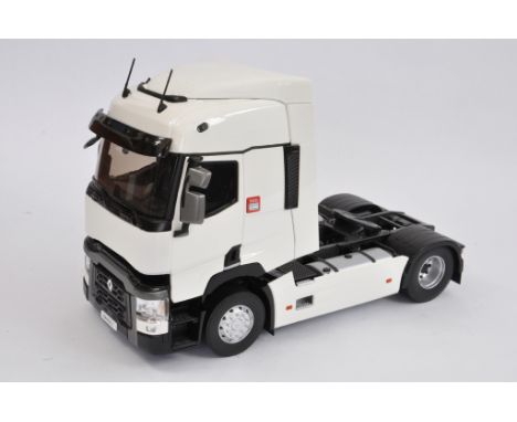 Eligor 1/24 Precision Detail Renault Truck. NM.