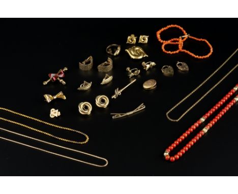 A COLLECTION OF JEWELLERY, to include two coral corallium rubrum bead necklaces, a pair of three colour precious metal brick-