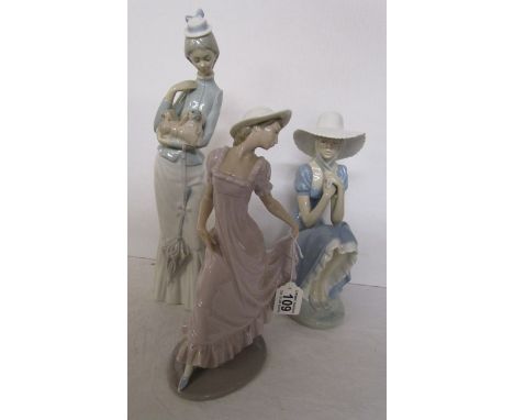 3 pieces of Lladro (2 Nao)