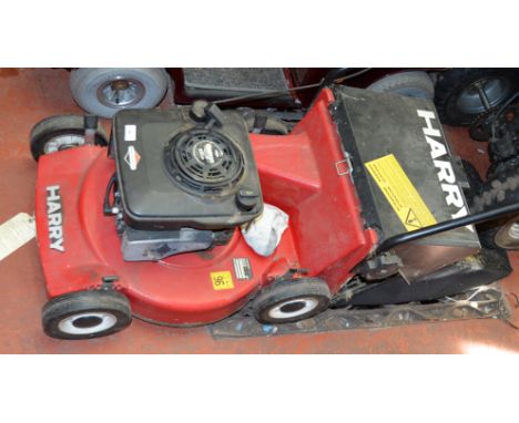 HARRY Quantum Power 3.5HP petrol lawnmower. [NO RESERVE] [VAT ON HAMMER PRICE]