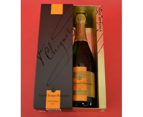 Veuve Clicquot Ponsardin VINTAGE BRUT 2004 champagne with gift box.