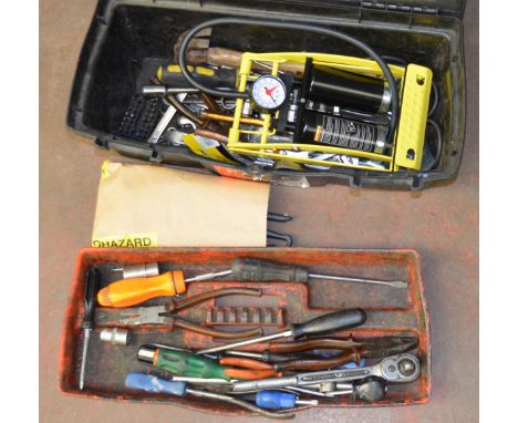 POLICE > Toolbox and contents. [NO RESERVE] [VAT ON HAMMER PRICE]
