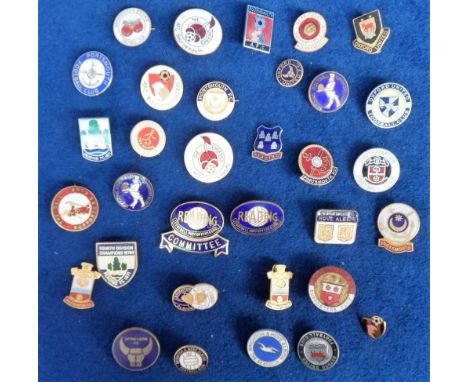 Football badges, a collection of 33 enamel badges, 1970/80's, all Southern clubs, Southampton (6), Brighton (4), Reading (7),