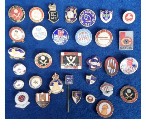 Football badges, a selection of 32 enamel badges, 1970/80's, all Yorkshire clubs, Bradford City (3), Huddersfield (4), Sheffi