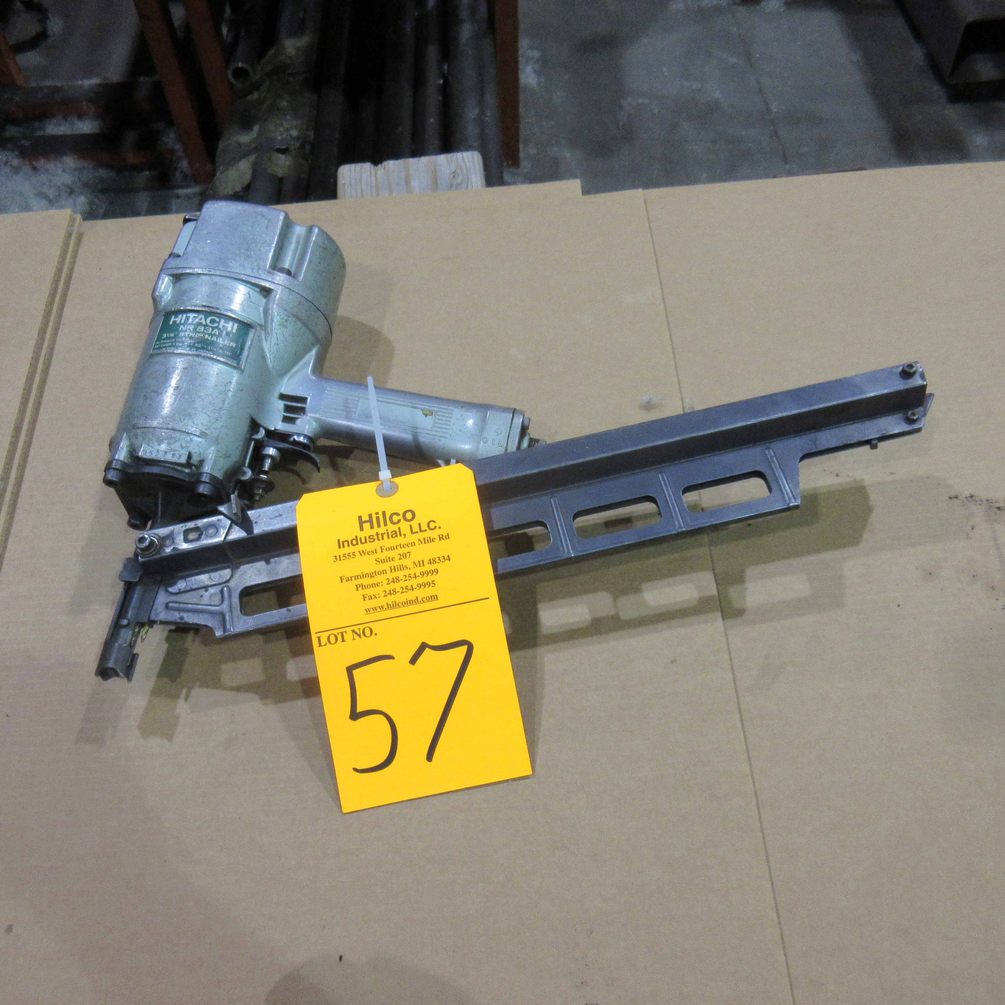 Hitachi Model NR83A Pneumatic 3 1/4'' Strip Nailer