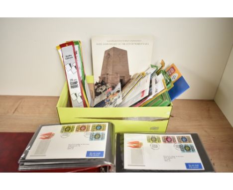 A Queen's Silver Jubilee Tour, 1977 stamp album, sold together with a 900th Anniversary of the end of World War I stamp book 