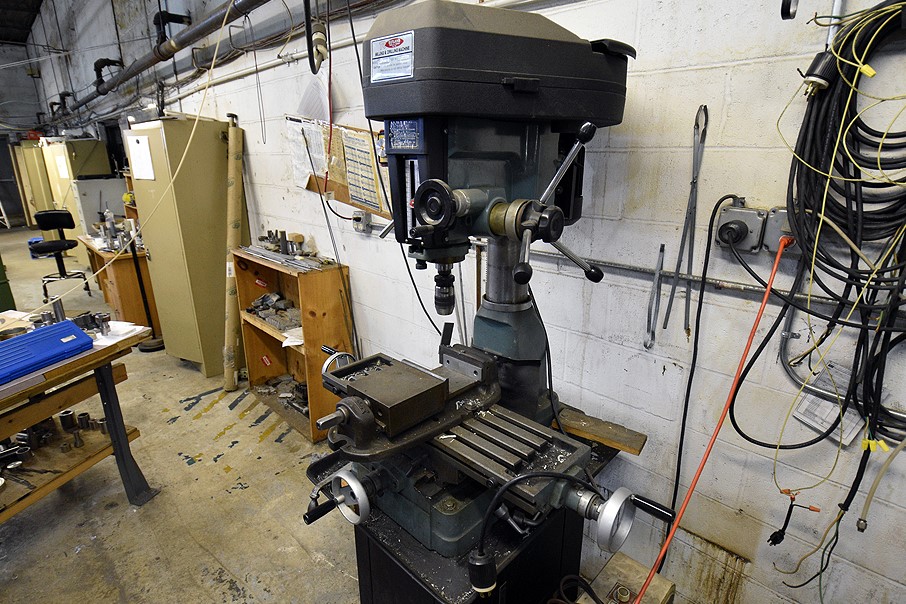 Rutland Tool model 26660630 bench milling and drilling machine, s/n