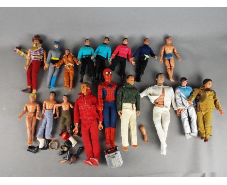 Mego, Mattel, Kenner, Palitoy - A collection of 17 unboxed action figures in various sizes predominately by Mego. Lot include