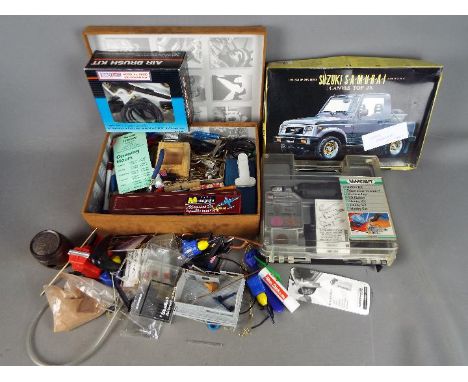 Sealey, Minicraft, Others - A boxed Sealey AB930 Air Brush Kit, a boxed Minicraft Hobby Kit, and a quantity of model making p