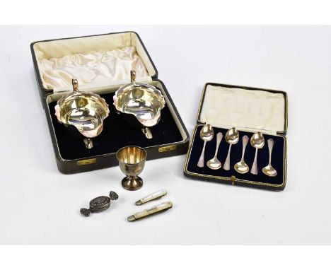 VINERS LTD; a pair of hallmarked silver George V cased sauceboats, Sheffield 1934, together with a cased set of six hallmarke
