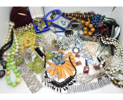 An EPNS belt, vintage clip on sunglasses, a painted horn bangle, beads, brooches and other items Condition Report:No conditio