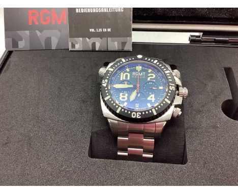 RGMT; 2000M Gent's Quartz Wristwatch, the signed dial with three subsidiary dials, date aperture window and outer techymeter,
