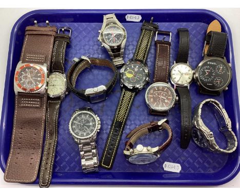 An Assortment of Modern Gent's Wristwatches, to include Shark sports watch, Seiko Kinetic, Timex Chrono Alarm, Police, DKNY, 