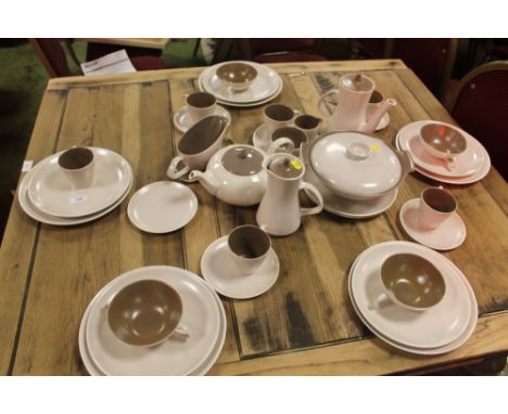 A LARGE POOLE TEA AND SINNER SERVICE