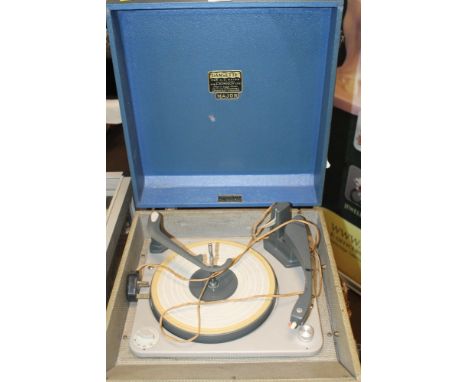 A VINTAGE CASED DANSETTE RECORD PLAYER