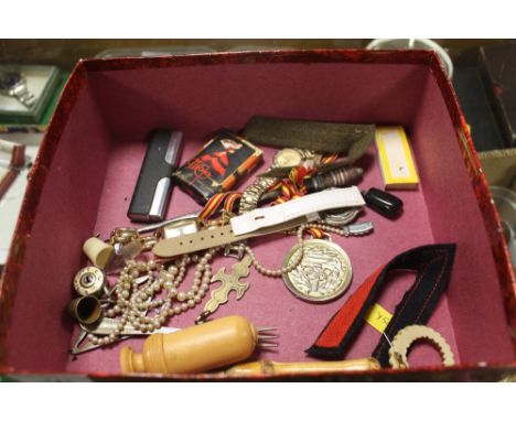 A BOX OF COLLECTABLES TO INCLUDE A LIGHTER, WATCHES, ETC