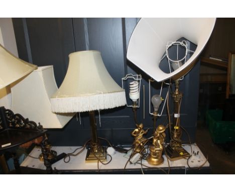 A QUANTITY OF ASSORTED TABLE LAMPS AND A STANDARD LAMP (6)