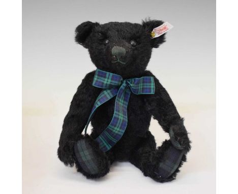 Steiff - Limited edition 'Schwarzbär' Black Watch musical bear (662386), 00836/1500, 30cm high, with ear tag, certificate and