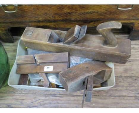 Various woodworking tools including a rosewood and brass square, four woodplanes, various chisels, etc
