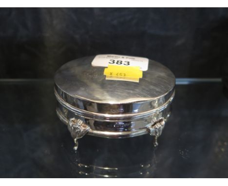 A silver oval shaped trinket box on cabriole legs, London 1928