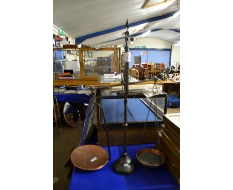 SET OF METAL SCALES WITH COPPER TRAY