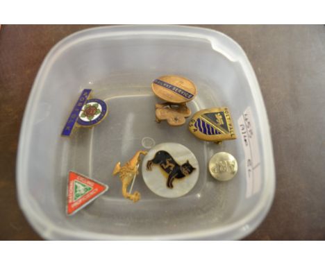 SMALL PLASTIC TRAY CONTAINING ENAMEL BADGES, ONE FOR RAILWAY SERVICE LMS, ONE FOR WI NORFOLK ETC