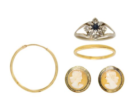 A selection of gold jewellery. To include a 22ct band ring, size M, 2.2g; a 9ct sapphire and tiny diamond set cluster ring, s