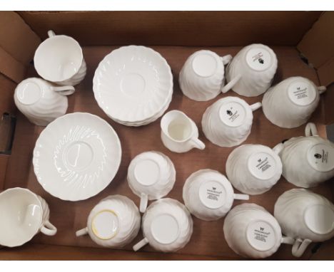Wedgwood 'Candlelight' teaware times to include fifteen teacups, eight saucers, one milk jug (some items unmarked) 