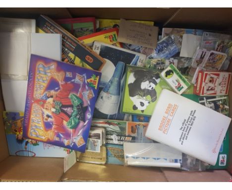 Mixed collection of books and ephemera to include Pyramid Power booklet, Brooke Bond picture card reference book, playing car