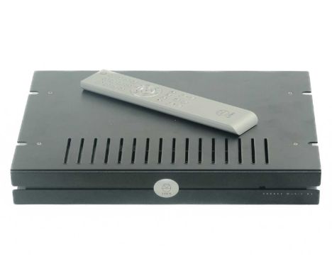 Linn Sneaky Music DS streamer. The original box, instruction manual, power cable and remote are included.
 
Estimated in-hous
