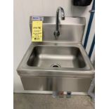 Évier pour main murale avec controle eau pour genoux OMCAN 16 x 16 "