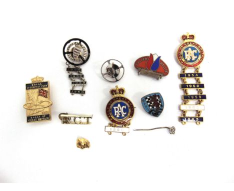 ASSORTED MOTORING & OTHER BADGES  including a Jaguar lapel badge; a Rally of Great Britain enamel pin badge with year bars fo