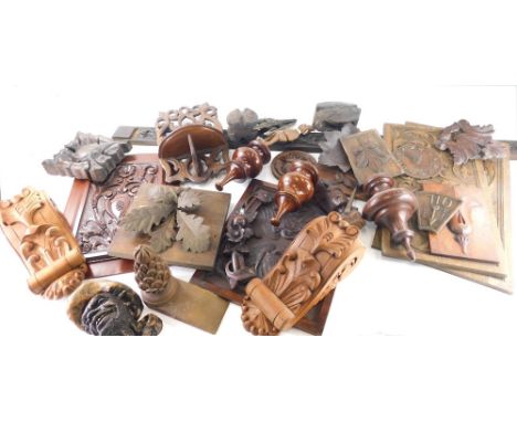 Various treen mouldings, finials, 20cm high, scroll work, heavily carved panel, various other treen, wood ware, etc. (a quant