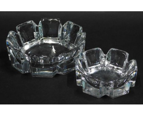 A 1970's Orrefors Lars Hellsten bowl, of castellated form, signed, 19cm wide, and another smaller. (2) 