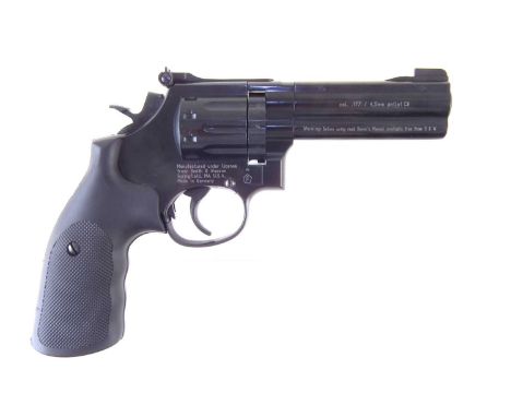 Smith & Wesson .177 air pistol revolver, Model 586 with 4 inch barrel, ten shot cylinder, serial number S9022733, with case p