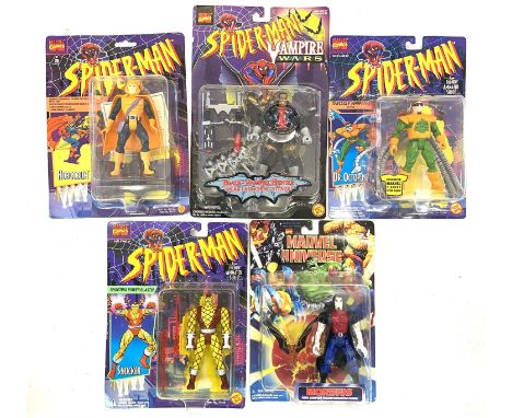 A mixed lot of highly collectible vintage 1990s ToyBiz Spider-Man collectible figurines in original boxes, to include: - Hobg