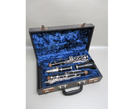 BOOSEY & HAWKES REGENT CLARINET, CASED [2]