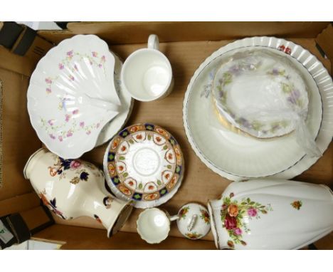A mixed collection of ceramic items to include: Royal Albert old country roses lidded pot, Mason's mandalay vase, Paragon mor