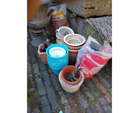 A collection of terracotta &amp; ceramic garden pots(approx 30) 