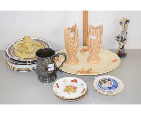 Mixed group of ceramics including collectors plates, pair of Sylvac vases