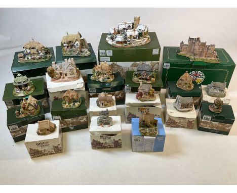 A group of boxed Lilliput Lane houses to include Christmas Eve, Glamis Castle and Jamaica Inn. Deeds with the follwing cottag