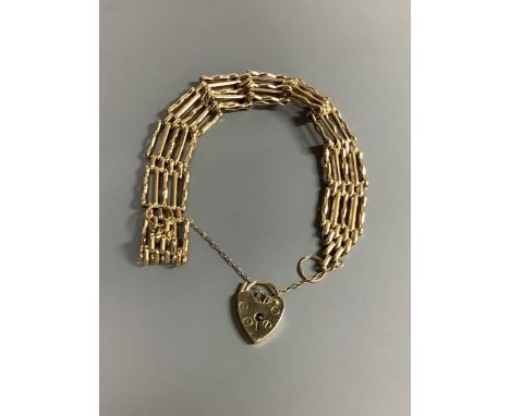A 9ct gold gate-link bracelet with padlock clasp, 21g