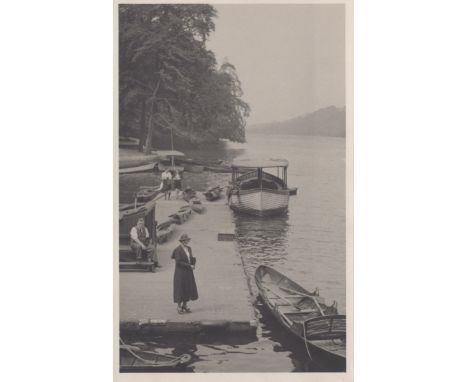 A collection of approximately 500 postcards, including topographical views, military, comic, glamour and greetings postcards.