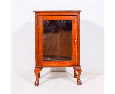 Stained wood display cabinet, glazed door enclosing an adjustable shelf, cabriole legs, ball and claw feet, width 53cm, heigh