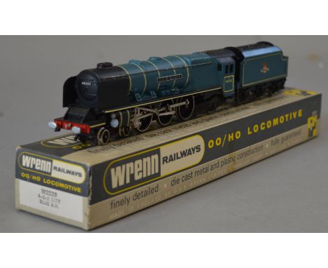OO Gauge. Wrenn. W2229 BR blue "City of Glasgow". Overall G+ Some light marks to both sides of tender.